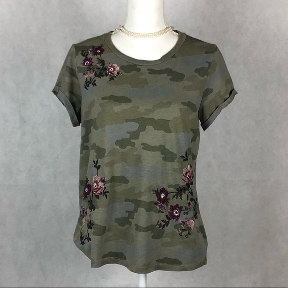 American Eagle Outfitters Tops - American Eagle Embroidered Camouflaged Tee